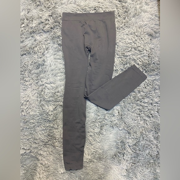 Hue medium large grey leggings NWT - Picture 2 of 5